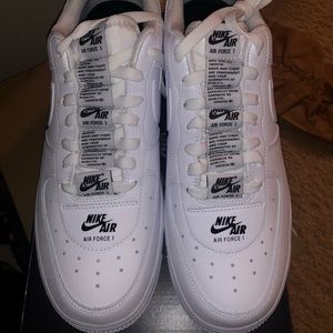 Men’s Air Force 1 ‘07 LV8 3 US8.5
